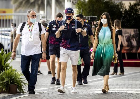 ABU DHABI Max Verstappen of Red Bull Racing along with Richard Pex L and Kelly Piquet R on arrival at the Yas Marina Circuit ahead of the Abu Dhabi Grand Prix Verstappen will take on Lewis Hamilton during the Grand Prix The two are level in the standings With a win, Verstappen is the first Dutch Formula 1 champion REMKO DE WAAL F1 Grand Prix 2021 xVIxANPxSportx xxANPxIVx 441963836