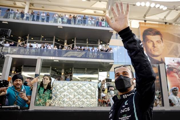 ABU DHABI Lewis Hamilton of Mercedes ahead of the drivers parade during the Abu Dhabi Grand Prix at Yas Marina Circuit on December 12, 2021 in Abu Dhabi, United Arab Emirates REMKO DE WAAL F1 Grand Prix 2021 xVIxANPxSportx xxANPxIVx 441970914