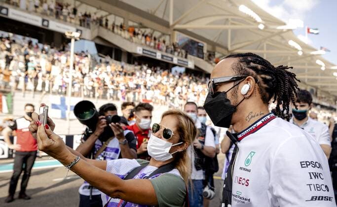 ABU DHABI Lewis Hamilton of Mercedes ahead of the drivers parade during the Abu Dhabi Grand Prix at Yas Marina Circuit on December 12, 2021 in Abu Dhabi, United Arab Emirates REMKO DE WAAL F1 Grand Prix 2021 xVIxANPxSportx xxANPxIVx 441972172