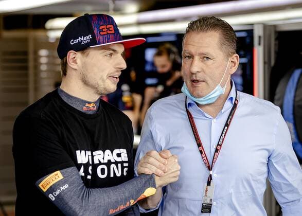 ABU DHABI Max Verstappen with his father Jos Verstappen during the Abu Dhabi Grand Prix at Yas Marina Circuit on December 12, 2021 in Abu Dhabi, United Arab Emirates REMKO DE WAAL F1 Grand Prix 2021 xVIxANPxSportx xxANPxIVx 441977097