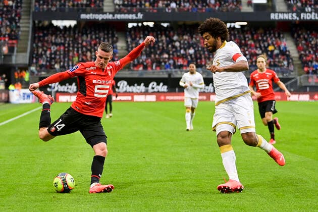 Fußball, Stade Rennes - OGC Nizza BENJAMIN BOURIGEAUD (Rennes) vs Bonfim Dante (Nice) FOOTBALL : Rennes vs Nice - Ligue 1 - 12 12 2021 JBAutissier Panoramic 