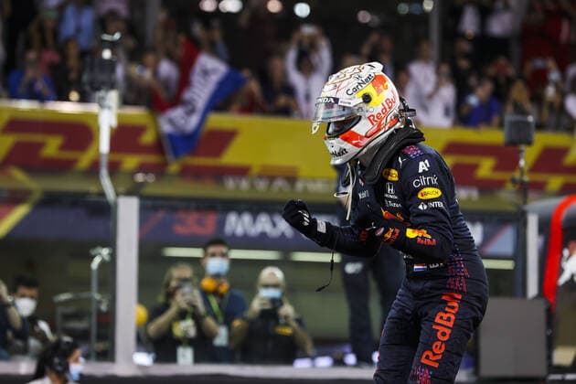 VERSTAPPEN Max (ned), Red Bull Racing Honda RB16B, portrait celebrating his 1st title during the Formula 1 Etihad Airways Abu Dhabi Grand Prix 2021, 22th round of the 2021 FIA Formula One World Championship, WM, Weltmeisterschaft from December 10 to 12, 2021 on the Yas Marina Circuit, in Yas Island, Abu Dhabi - F1 - ABU DHABI GRAND PRIX 2021 - RACE DPPI Panoramic  00121046_AV6_8830.JPG