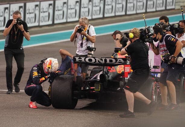 FORMULA 1 ETIHAD AIRWAYS ABU DHABI GRAND PRIX 2021 12 12 2021, Yas Marina Circuit, Abu Dhabi, FORMULA 1 ETIHAD AIRWAYS ABU DHABI GRAND PRIX 2021 , in picture The new Formula 1 World Champion Max Verstappen NEL , Red Bull Racing Honda nordphotoxGmbHx xBratic nph00250
