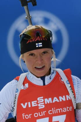 BIATHLON - EDER Mari (FIN) beim BMW IBU World Cup Biathlon Hochfilzen 10km Verfolgung der Damen am 12.12.2021, Österreich, Tirol Hochfilzen Biathlon Stadion Tirol Österreich *** BIATHLON EDER Mari FIN at the BMW IBU World Cup Biathlon Hochfilzen 10km pursuit women on 12 12 2021, Austria, Tirol Hochfilzen Biathlon Stadium Tirol Austria