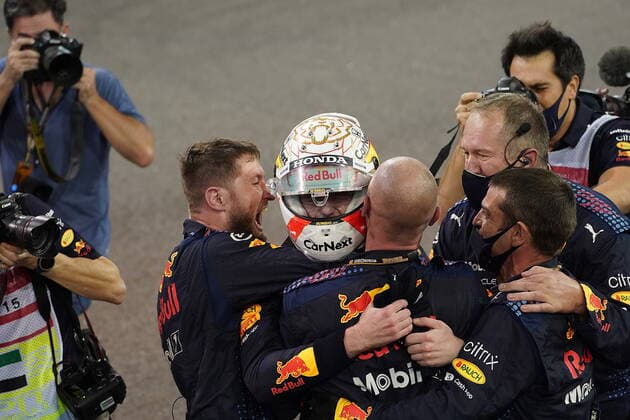 FORMULA 1 ETIHAD AIRWAYS ABU DHABI GRAND PRIX 2021 12 12 2021, Yas Marina Circuit, Abu Dhabi, FORMULA 1 ETIHAD AIRWAYS ABU DHABI GRAND PRIX 2021 , in picture The new Formula 1 World Champion Max Verstappen NEL , Red Bull Racing Honda nordphotoxGmbHx xBratic nph00250
