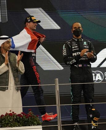 FORMULA 1 ETIHAD AIRWAYS ABU DHABI GRAND PRIX 2021 12 12 2021, Yas Marina Circuit, Abu Dhabi, FORMULA 1 ETIHAD AIRWAYS ABU DHABI GRAND PRIX 2021 , in picture podium World Champion Max Verstappen NEL , Red Bull Racing Honda, Lewis Hamilton GBR , Mercedes AMG Petronas Formula One Team nordphotoxGmbHx xBratic nph00250