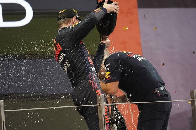 FORMULA 1 ETIHAD AIRWAYS ABU DHABI GRAND PRIX 2021 12 12 2021, Yas Marina Circuit, Abu Dhabi, FORMULA 1 ETIHAD AIRWAYS ABU DHABI GRAND PRIX 2021 , in picture podium World Champion Max Verstappen NEL , Red Bull Racing Honda, Team Principal Christian Horner Red Bull Racing Honda nordphotoxGmbHx xBratic nph00250