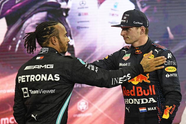 12 12 2021, xekx, Formula 1 FIA, Abu Dhabi Grand Prix 2021 emspor, Lewis Hamilton Mercedes AMG Petronas, 44 congratulates Max Verstappen Red Bull Racing, 33 to the World Championship DFL DFB REGULATES PROHIBIT ANY USE OF PHOTOGRAPHS as IMAGE SEQUENCES and or QUASI VIDEO Abu Dhabi eel-fotografie Eberhard Krieger