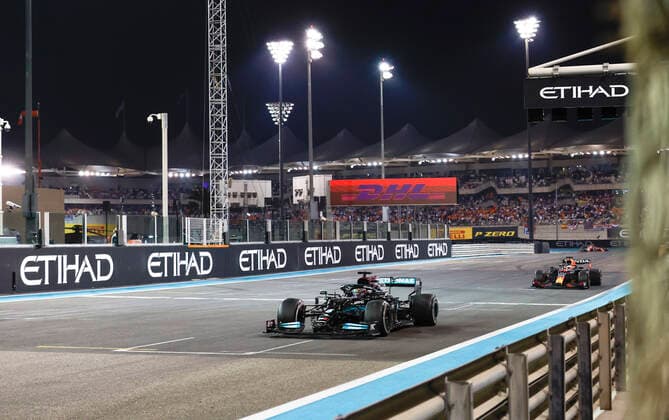 44 Lewis Hamilton GBR, Mercedes AMG Petronas F1 Team , F1 Grand Prix of Abu Dhabi at Yas Marina Circuit on December 12, 2021 in Abu Dhabi, United Arab Emirates Photo by HOCH ZWEI Abu Dhabi United Arab Emirates
