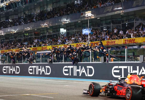 33 Max Verstappen NED, Red Bull Racing , F1 Grand Prix of Abu Dhabi at Yas Marina Circuit on December 12, 2021 in Abu Dhabi, United Arab Emirates Photo by HOCH ZWEI Abu Dhabi United Arab Emirates