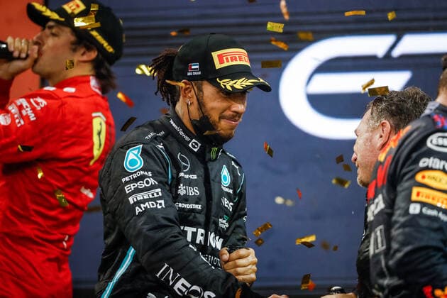 podium HAMILTON Lewis (gbr), Mercedes AMG F1 GP W12 E Performance, portrait during the Formula 1 Etihad Airways Abu Dhabi Grand Prix 2021, 22th round of the 2021 FIA Formula One World Championship, WM, Weltmeisterschaft from December 10 to 12, 2021 on the Yas Marina Circuit, in Yas Island, Abu Dhabi - F1 - ABU DHABI GRAND PRIX 2021 - RACE DPPI Panoramic  00121046__V2_4430