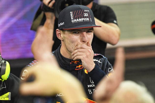 12 12 2021, xekx, Formula 1 FIA, Abu Dhabi Grand Prix 2021 emspor, Max Verstappen Red Bull Racing, 33 World Champion and winner of the race DFL DFB REGULATES PROHIBIT ANY USE OF PHOTOGRAPHS as IMAGE SEQUENCES and or QUASI VIDEO Abu Dhabi eel-fotografie Eberhard Krieger