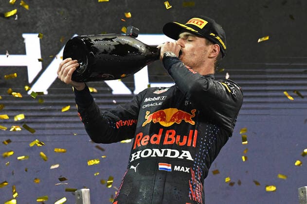 12 12 2021, xekx, Formula 1 FIA, Abu Dhabi Grand Prix 2021 emspor, Max Verstappen Red Bull Racing, 33 World Champion and winner of the race DFL DFB REGULATES PROHIBIT ANY USE OF PHOTOGRAPHS as IMAGE SEQUENCES and or QUASI VIDEO Abu Dhabi eel-fotografie Eberhard Krieger