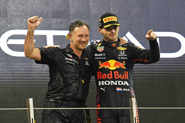 12 12 2021, xekx, Formula 1 FIA, Abu Dhabi Grand Prix 2021 emspor, v r Max Verstappen Red Bull Racing, 33 World Champion and winner of the race, Christian Horner Team Principal Red Bull Racing DFL DFB REGULATES PROHIBIT ANY USE OF PHOTOGRAPHS as IMAGE SEQUENCES and or QUASI VIDEO Abu Dhabi eel-fotografie Eberhard Krieger