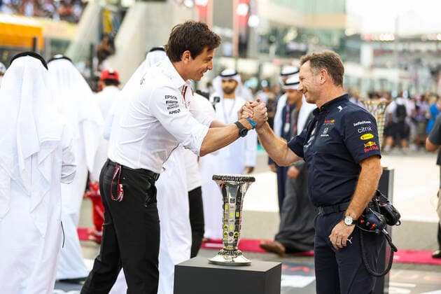 Toto Wolff AUT, Mercedes AMG Petronas F1 Team , Christian Horner GBR, Red Bull Racing , F1 Grand Prix of Abu Dhabi at Yas Marina Circuit on December 12, 2021 in Abu Dhabi, United Arab Emirates Photo by HOCH ZWEI Abu Dhabi United Arab Emirates