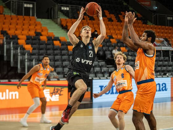 Justus Hollatz Hamburg Towers, 21 pulls to the basket, Ratiopharm Ulm vs Hamburg Towers, easycredit 1 Bundesliga, Basketball, Men, 12 12 2021 Ratiopharm Ulm vs Hamburg Towers, easycredit 1 Bundesliga, Basketball, Men, 12 12 2021 Neu Ulm Copyright: xMichaelxSchmidt Eibner-Pressefotx EP_MST