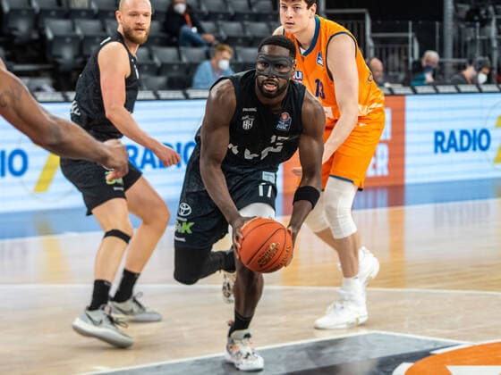 Eddy Edigin Hamburg Towers, 17 pulls to the basket, Ratiopharm Ulm vs Hamburg Towers, easycredit 1 Bundesliga, Basketball, Men, 12 12 2021 Ratiopharm Ulm vs Hamburg Towers, easycredit 1 Bundesliga, Basketball, Men, 12 12 2021 New Ulm Copyright: xMichaelxSchmidt Eibner-Pressefotx EP_MST