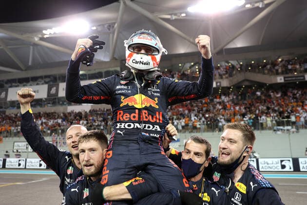 F1 Grand Prix of Abu Dhabi 33 Max Verstappen (NED, Red Bull Racing) celebrates becoming the 2021 Drivers World Champion, F1 Grand Prix of Abu Dhabi at Yas Marina Circuit on December 12, 2021 in Abu Dhabi, United Arab Emirates. (Photo by xpbimages.com XPB Images FIA Pool via HOCH ZWEI) Abu Dhabi United Arab Emirates Poolfoto HOCH ZWEI Pool XPB Images ,EDITORIAL USE ONLY