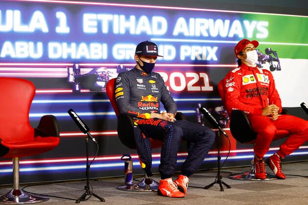 F1 Grand Prix of Abu Dhabi 33 Max Verstappen (NED, Red Bull Racing), 55 Carlos Sainz (ESP, Scuderia Ferrari Mission Winnow), F1 Grand Prix of Abu Dhabi at Yas Marina Circuit on December 12, 2021 in Abu Dhabi, United Arab Emirates. (Photo by Andy Hone LAT Motorsport Images FIA Pool via HOCH ZWEI) Abu Dhabi United Arab Emirates Poolfoto HOCH ZWEI Pool Motorsport Images ,EDITORIAL USE ONLY