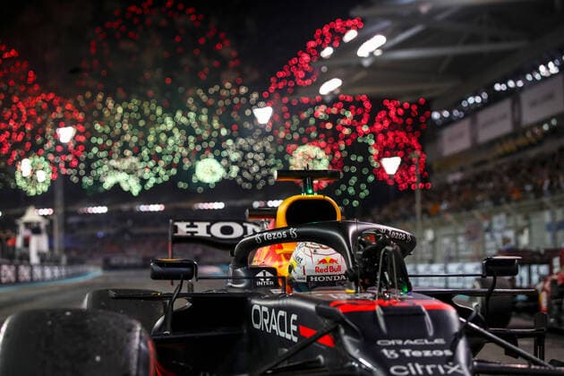 VERSTAPPEN Max (nld), Red Bull Racing Honda RB16B, portrait, celebrating his win and first world title at 24 years old during the Formula 1 Etihad Airways Abu Dhabi Grand Prix 2021, 22th round of the 2021 FIA Formula One World Championship, WM, Weltmeisterschaft from December 10 to 12, 2021 on the Yas Marina Circuit, in Yas Island, Abu Dhabi - F1 - ABU DHABI GRAND PRIX 2021 - RACE DPPI Panoramic  20211212_GOODEN_FG0O0192