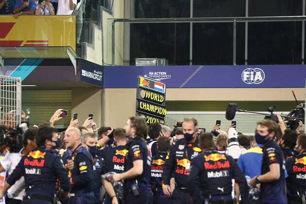 FORMULA 1 ETIHAD AIRWAYS ABU DHABI GRAND PRIX 2021 12 12 2021, Yas Marina Circuit, Abu Dhabi, FORMULA 1 ETIHAD AIRWAYS ABU DHABI GRAND PRIX 2021 , pictured New World Champion Max Verstappen NEL , Red Bull Racing Honda nordphotoxGmbHx xBratic nph00250