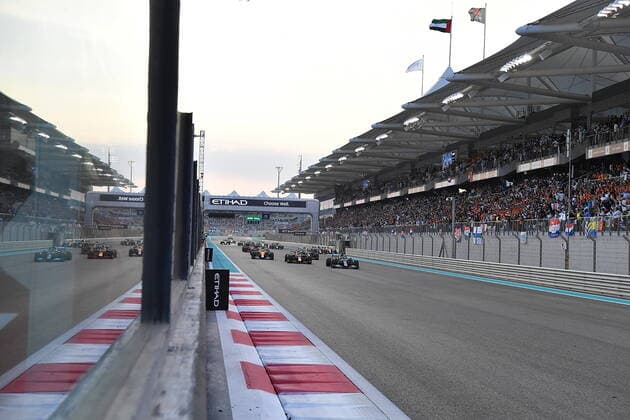 FORMULA 1 ETIHAD AIRWAYS ABU DHABI GRAND PRIX 2021 12 12 2021, Yas Marina Circuit, Abu Dhabi, FORMULA 1 ETIHAD AIRWAYS ABU DHABI GRAND PRIX 2021 , in picture race start Lewis Hamilton GBR , Mercedes AMG Petronas Formula One Team, Max Verstappen NEL , Red Bull Racing Honda, Sergio Perez MEX , Red Bull Racing Honda, Lando Norris GBR , McLaren F1 Team nordphotoxGmbHx xBratic nph00250