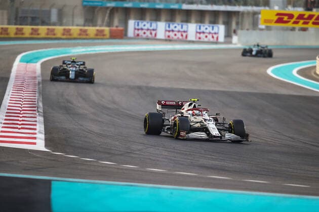 99 GIOVINAZZI Antonio (ita), Alfa Romeo Racing ORLEN C41, action during the Formula 1 Etihad Airways Abu Dhabi Grand Prix 2021, 22th round of the 2021 FIA Formula One World Championship, WM, Weltmeisterschaft from December 10 to 12, 2021 on the Yas Marina Circuit, in Yas Island, Abu Dhabi - F1 - ABU DHABI GRAND PRIX 2021 - RACE DPPI Panoramic  20211212_GOODEN_FGO00660