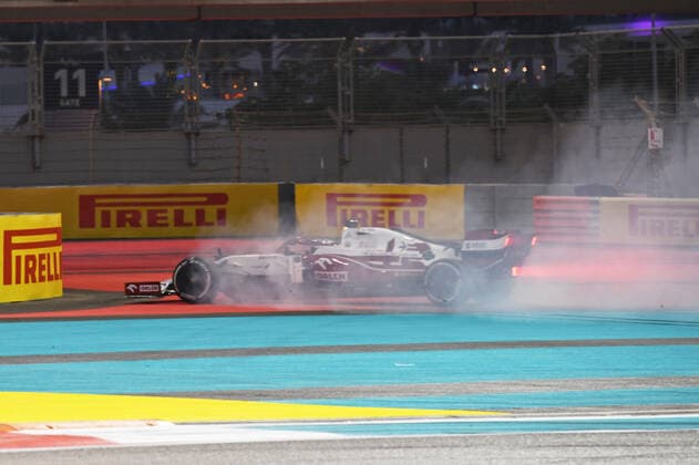 12 12 2021, xekx, Formula 1 FIA, Abu Dhabi Grand Prix 2021 emspor, Kimi Raikkonen Alfa Romeo Racing, 7 finishes the race after an accident DFL DFB REGULATES PROHIBIT ANY USE OF PHOTOGRAPHS as IMAGE SEQUENCES and or QUASI VIDEO Abu Dhabi