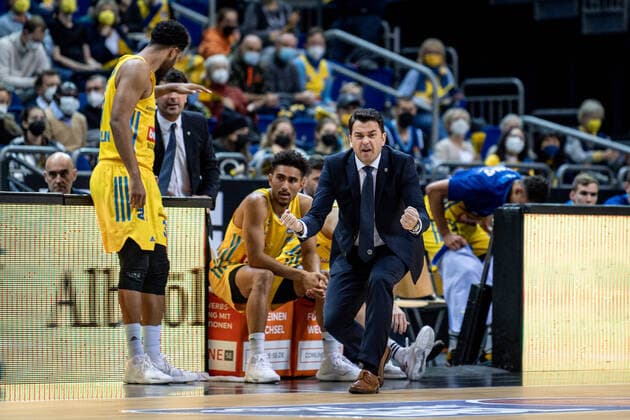 Basketball Berlin 12 12 2021 Season 2021 2022 1 Bundesliga easyCredit BBL Alba Berlin FC Bayern München Basketball Israel Gonzalez Alba Berlin, Coach