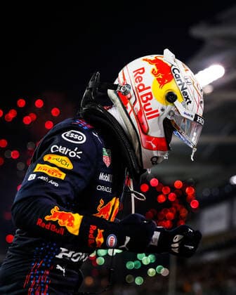 VERSTAPPEN Max (ned), Red Bull Racing Honda RB16B, portrait celebrating Wolrd Champion during the Formula 1 Etihad Airways Abu Dhabi Grand Prix 2021, 22th round of the 2021 FIA Formula One World Championship, WM, Weltmeisterschaft from December 10 to 12, 2021 on the Yas Marina Circuit, in Yas Island, Abu Dhabi - F1 - ABU DHABI GRAND PRIX 2021 - RACE DPPI Panoramic  20211212_GOODEN_FG0O0212-2