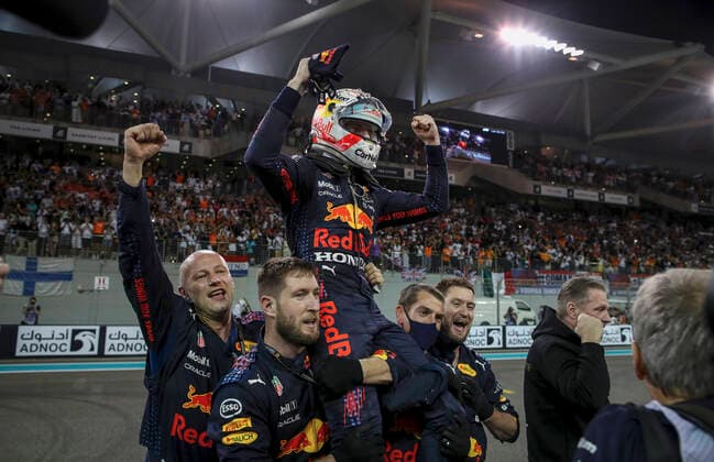 33 Max Verstappen NED, Red Bull Racing celebrates becoming the 2021 Drivers World Champion, F1 Grand Prix of Abu Dhabi at Yas Marina Circuit on December 12, 2021 in Abu Dhabi, United Arab Emirates Photo by HOCH ZWEI Abu Dhabi United Arab Emirates