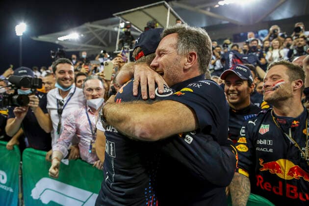 33 Max Verstappen NED, Red Bull Racing celebrates becoming the 2021 Drivers World Champion with Christian Horner GBR, Red Bull Racing , F1 Grand Prix of Abu Dhabi at Yas Marina Circuit on December 12, 2021 in Abu Dhabi, United Arab Emirates Photo by HOCH ZWEI Abu Dhabi United Arab Emirates