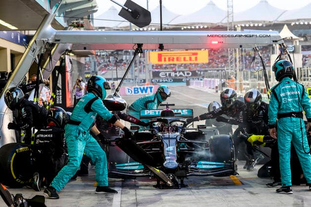 44 Lewis Hamilton GBR, Mercedes AMG Petronas F1 Team , F1 Grand Prix of Abu Dhabi at Yas Marina Circuit on December 12, 2021 in Abu Dhabi, United Arab Emirates Photo by HOCH ZWEI Abu Dhabi United Arab Emirates