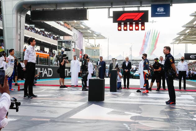 HORNER Christian (gbr), Team Principal of Red Bull Racing, WOLFF Toto (aut), Team Principal & CEO Mercedes AMG F1 GP, portrait during the Formula 1 Etihad Airways Abu Dhabi Grand Prix 2021, 22th round of the 2021 FIA Formula One World Championship, WM, Weltmeisterschaft from December 10 to 12, 2021 on the Yas Marina Circuit, in Yas Island, Abu Dhabi - F1 - ABU DHABI GRAND PRIX 2021 - RACE DPPI Panoramic  00121046__V2_3035