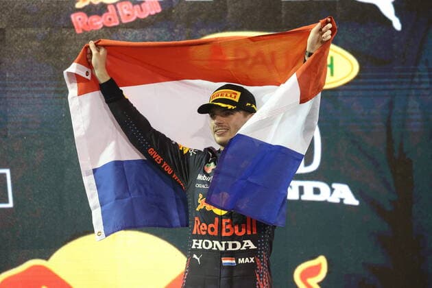 VERSTAPPEN Max (ned), Red Bull Racing Honda RB16B, portrait podium during the Formula 1 Etihad Airways Abu Dhabi Grand Prix 2021, 22th round of the 2021 FIA Formula One World Championship, WM, Weltmeisterschaft from December 10 to 12, 2021 on the Yas Marina Circuit, in Yas Island, Abu Dhabi - F1 - ABU DHABI GRAND PRIX 2021 - RACE DPPI Panoramic  00121046_F12021GP22ARE_WW255049