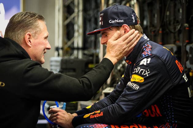 VERSTAPPEN Max (ned), Red Bull Racing Honda RB16B, portrait celebrating Wolrd Championship winning with his father Jos during the Formula 1 Etihad Airways Abu Dhabi Grand Prix 2021, 22th round of the 2021 FIA Formula One World Championship, WM, Weltmeisterschaft from December 10 to 12, 2021 on the Yas Marina Circuit, in Yas Island, Abu Dhabi - F1 - ABU DHABI GRAND PRIX 2021 - RACE DPPI Panoramic  20211212_GOODEN_FG0O0282