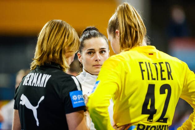 Dinah ECKERLE (12), Katharina FILTER (42) during the handball match Denmark vs Germany, 25th IHF Women™s World Championship, WM, Weltmeisterschaft Spain, 12.12.2021,  Copyright: xJozoxCabrajax xkolektiffx