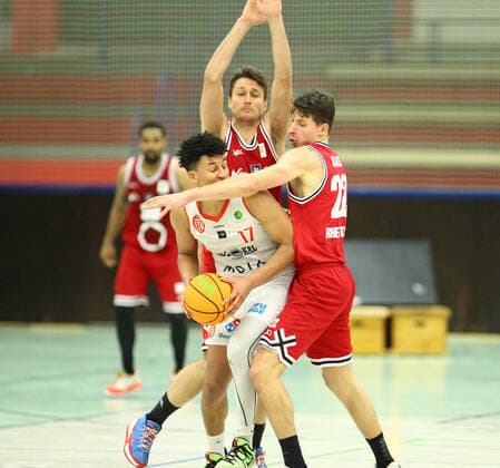 Basketball, ProB BARMER 2 Basketball Bundesliga, ProB Nord, Eleventh matchday, ETV Hamburg RheinStars Cologne 84 74 Mubarak Salami ETV, l , Thomas Michel, Valentin Blass Cologne, v l Wandsbek Hamburg