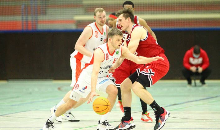 Basketball, ProB BARMER 2 Basketball Bundesliga, ProB Nord, Eleventh matchday, ETV Hamburg RheinStars Köln 84 74 Fabian Paetsch ETV, l , Florian Wendeler Wandsbek Hamburg