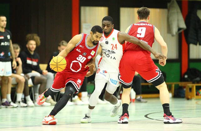 Basketball, ProB BARMER 2 Basketball Bundesliga, ProB Nord, Eleventh matchday, ETV Hamburg RheinStars Köln 84 74 Marley Jean Louis Köln, l , Karl Dia ETV, M , Florian Wendeler Köln Wandsbek Hamburg