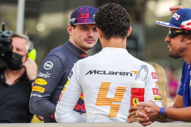 ABU DHABI GRAND PRIX 2021, 12 12 2021 Yas Marina Circuit, Yas Island, 12 December 2021 Max Verstappen (NED), Red Bull Racing RB16B and Lando Norris (GBR), McLaren MCL35ML portrait truck parade during the FORMULA 1 ETIHAD AIRWAYS ABU DHABI GRAND PRIX 2021 United Arab Emirates Phil Duncan Editorial Use Only Copyright: xPhilxDuncanx ESM-0291-0050