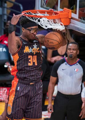 December 12, 2021, Los Angeles, California, USA: Wendell Carter Jr. 34 of the Orlando Magic dunks the ball during their regular season NBA, Basketball Herren, USA game with the Los Angeles Lakers on Sunday December 12, 2021 at the Staples Center in Los Angeles, California. Lakers defeat Magic, 106-94. PI Los Angeles USA - ZUMAp124 20211212_zaa_p124_034 Copyright: xJAVIERxROJASx