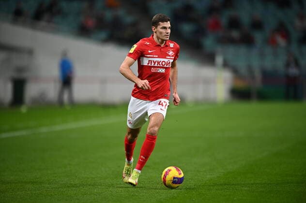 Russia Soccer Premier-League Sochi - Spartak 6720512 13.12.2021 Spartak s Roman Zobnin controls a ball during the Russian Premier League soccer match between Sochi and Spartak Moscow, in Sochi, Russia. Artur Lebedev Sputnik Sochi Krasnodar region Russia  Copyright: xArturxLebedevx