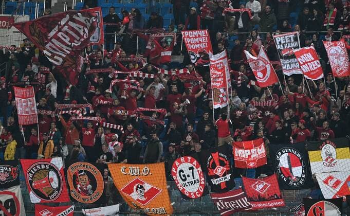 Russia Soccer Premier-League Sochi - Spartak 6720557 13.12.2021 Spartak s fans cheer during the Russian Premier League soccer match between Sochi and Spartak Moscow, in Sochi, Russia. Artur Lebedev Sputnik Sochi Krasnodar region Russia  Copyright: xArturxLebedevx