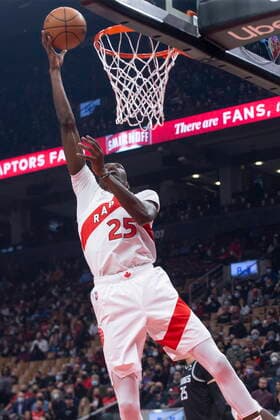 December 13, 2021, Toronto, ON, CANADA: Toronto Raptors Chris Boucher scores against Sacramento Kings during first half NBA, Basketball Herren, USA basketball action in Toronto, Monday, Dec. 13, 2021. Chris Boucher  - ZUMAc35_ 20211213_zaf_c35_096 Copyright: xChrisxYoungx