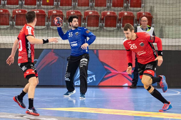 14 12 2021, Winterthur, AXA Arena, EHF European League PFADI WINTERTHUR BIDASOA IRUN, Yahav Shamir 55 Pfadi Winterthur concede 17 goals in first half Winterthur AXA Arena Zurich Switzerland  Copyright: xJustPictures.ch MarkusxAeschimannx
