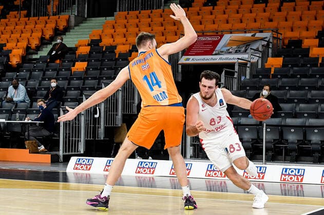 GER, EuroCup, ratiopharm ulm vs Mincidelice JL Bourg en Bresse 14 12 2021, ratiopharm arena, Neu Ulm, GER, EuroCup, ratiopharm ulm vs Mincidelice JL Bourg en Bresse, pictured Philipp Herkenhoff Ulm, 14 , Axel Julien Bourg en Bresse, 83 nordphotoxGmbHx xHafner nph00200