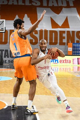 GER, EuroCup, ratiopharm ulm vs Mincidelice JL Bourg en Bresse 14 12 2021, ratiopharm arena, Neu Ulm, GER, EuroCup, ratiopharm ulm vs Mincidelice JL Bourg en Bresse, pictured Cristiano Felicio Ulm, 1 , Rasheed Sulaimon Bourg en Bresse, 1 nordphotoxGmbHx xHafner nph00200