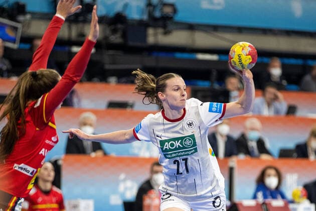 211214 Julia Maidhof of Germany during the IHF Women Worlds World Championship handball quarter final match between Spain and Germany on December 14, 2021 in Granollers Photo Mathilda Ahlberg BILDBYRAN COP 240 MA0126 handball handboll handball bbeng vm handball vm handbolls vm ihf handball world championship world handball championship 2021 world championship 2021 spain germany dam quarterfinal quarter final,  Copyright: MATHILDAxAHLBERG BB211214BB701