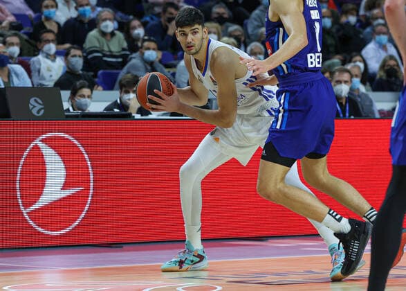 14th December 2021; Wizink Center; Madrid, Spain; Turkish Airlines Euroleague Basketball , Real Madrid versus Alba Berlin; Tristan Vukcevic (Real Madrid Baloncesto)& xa0;breaks outside  ActionPlus12348146 AgenciaLOF